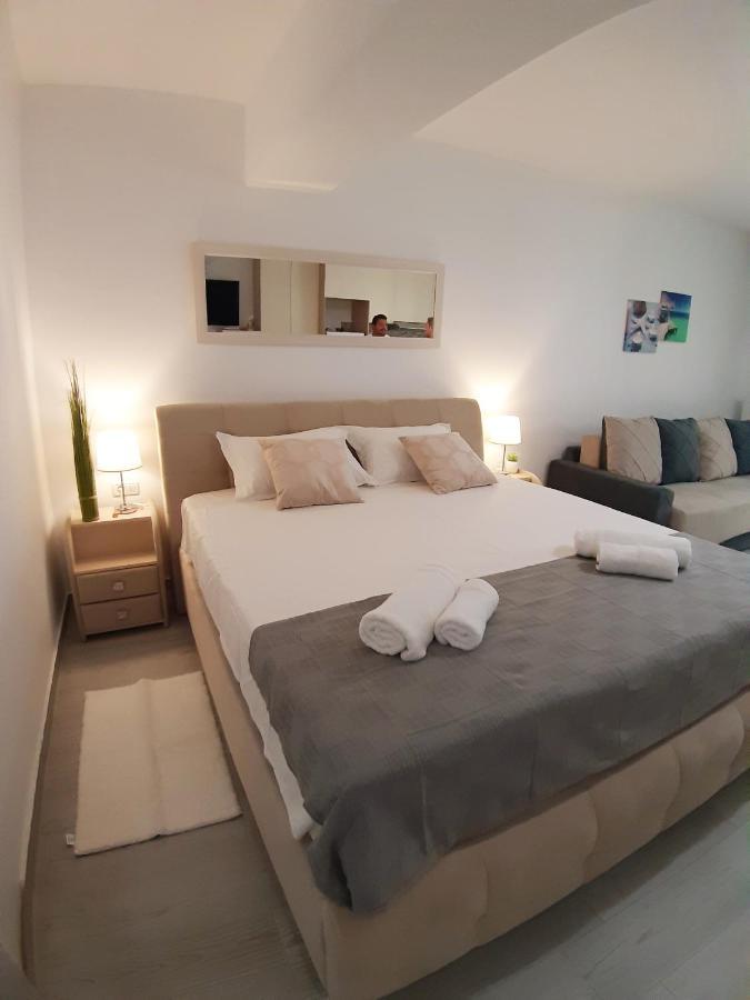 Alex Sofi Studio Năvodari Buitenkant foto